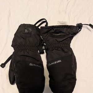 Dakine Black Insulated Mittens